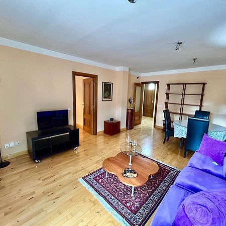 Vivienda Rectorado 2 Apartment Salamanca Bagian luar foto