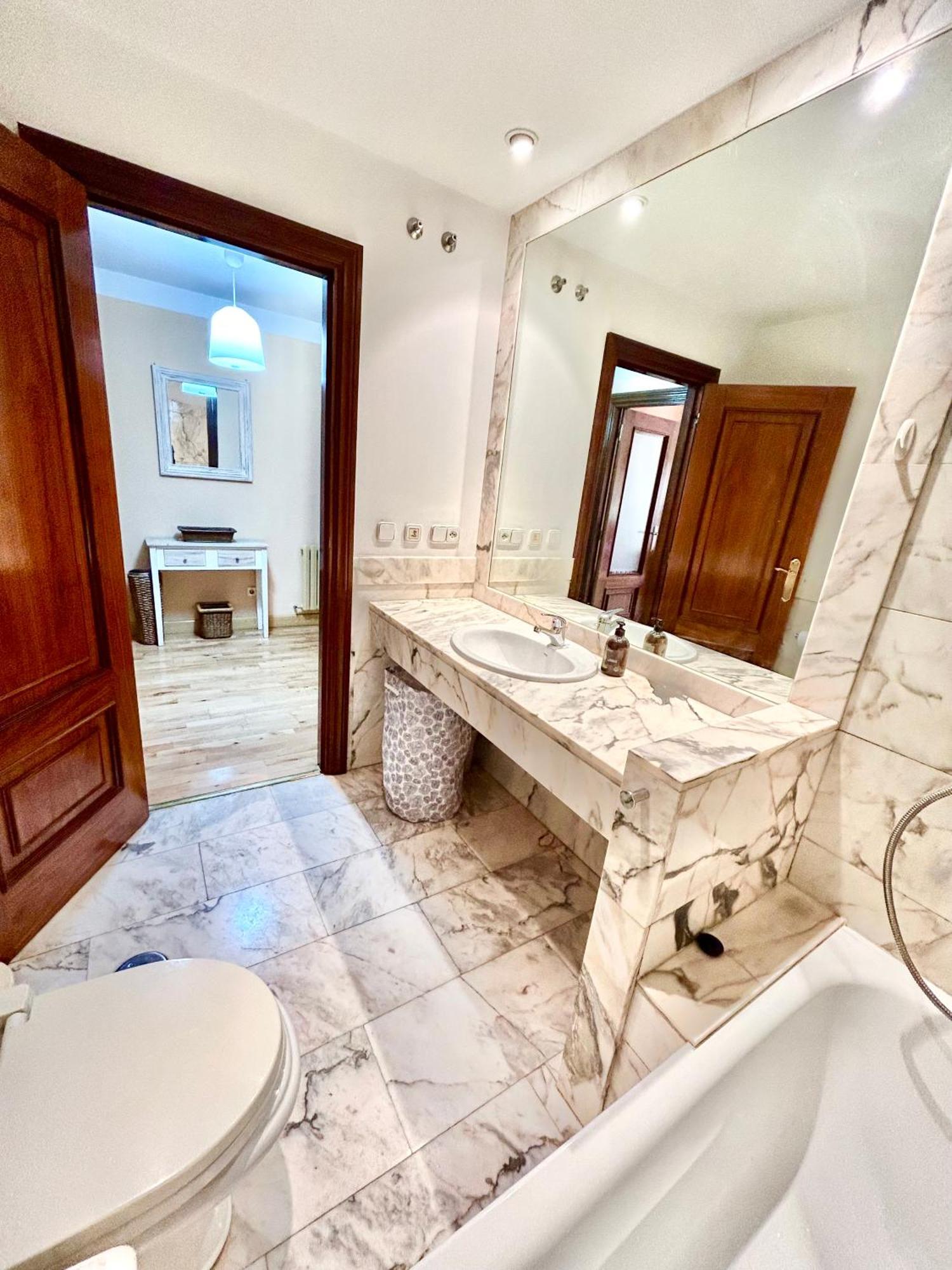 Vivienda Rectorado 2 Apartment Salamanca Bagian luar foto